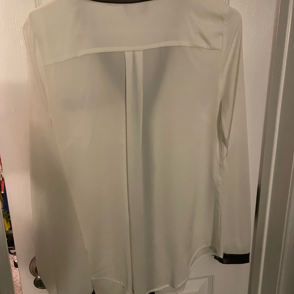 Bebe blouse - Picture 2 of 3